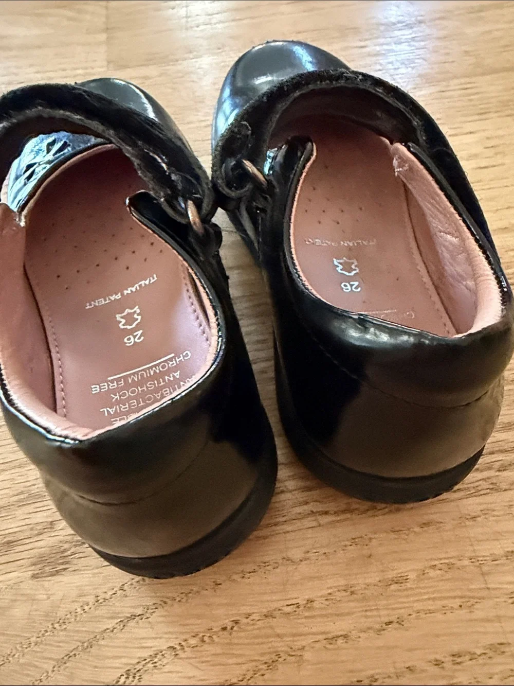 GEOX Respira Girls Black Patent Mary Jane non-marking Anti-shock Shoes EUR sz 26